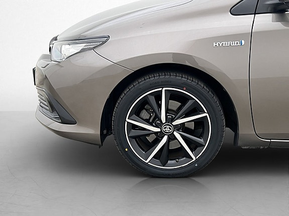 Toyota Auris 29 of 30