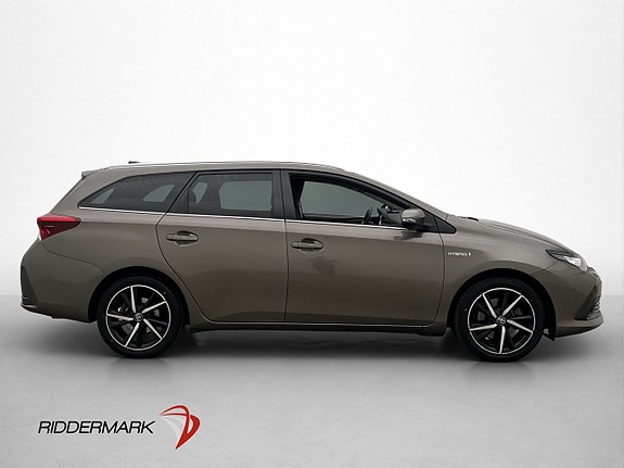 Toyota Auris 9 of 30