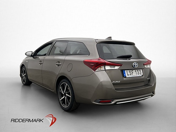 Toyota Auris 5 of 30