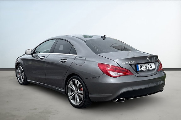 Mercedes-Benz CLA250 3 of 5