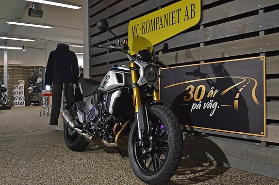 CFMOTO 700 CL-X Heritage 2 of 5