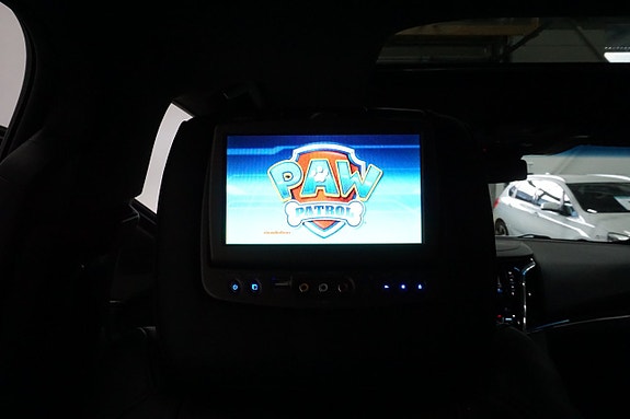 Cadillac Escalade 30 of 30