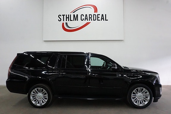 Cadillac Escalade 6 of 30