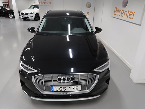 Audi e-tron 12 of 30