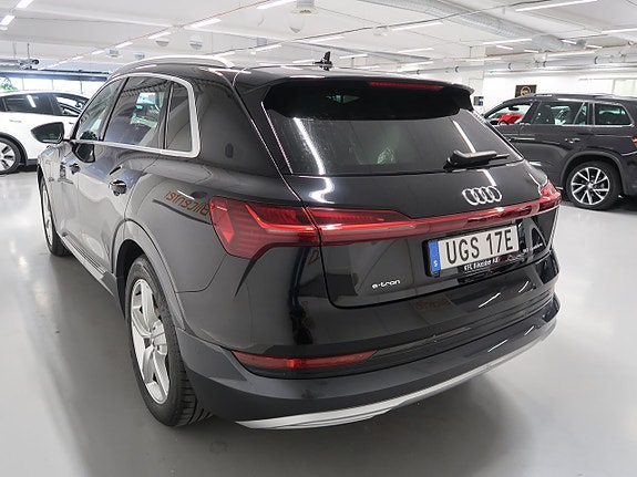 Audi e-tron 9 of 30