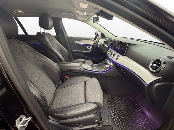 Mercedes-Benz E300 de 13 of 30
