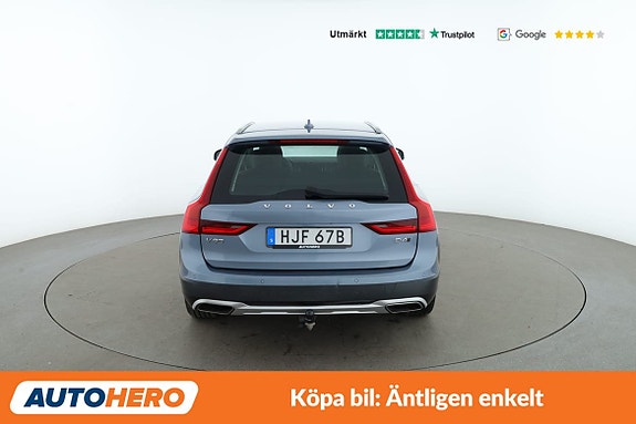 Volvo V90 Cross Country 4 of 30