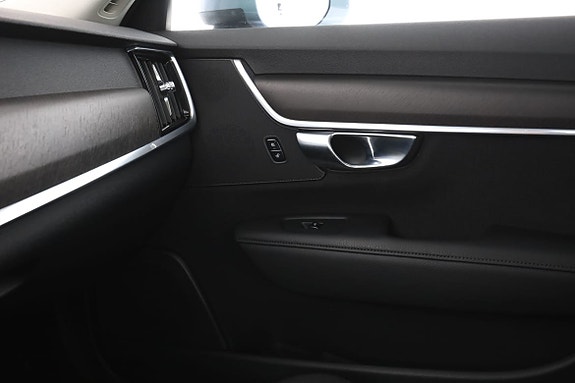 Volvo V90 Cross Country 30 of 30
