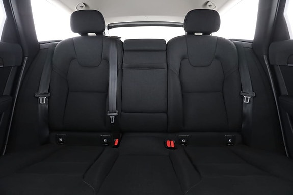 Volvo V90 Cross Country 16 of 30