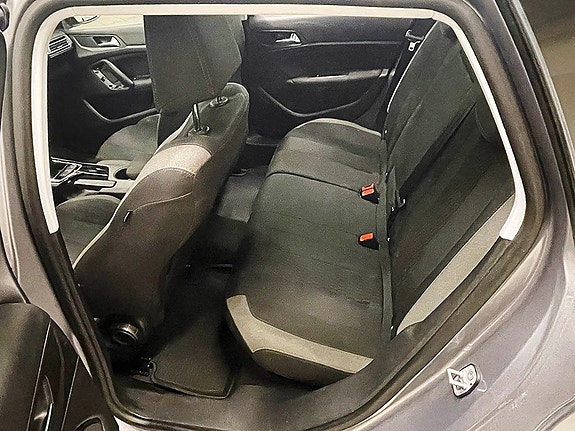 Peugeot 308 5 of 9