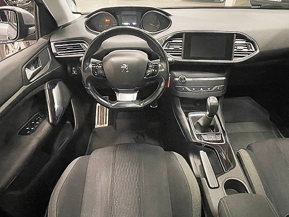 Peugeot 308 6 of 9