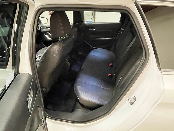 Peugeot 308 5 of 7