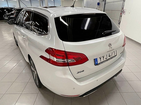Peugeot 308 3 of 7