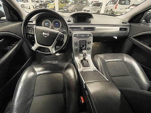 Volvo V70 6 of 8