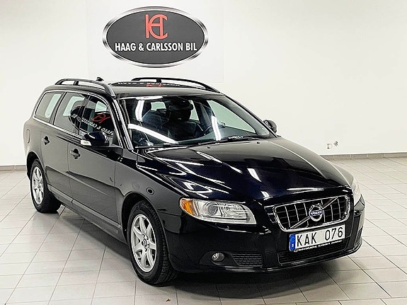 Volvo V70 2 of 5