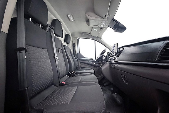 Ford Transit Custom 17 of 26