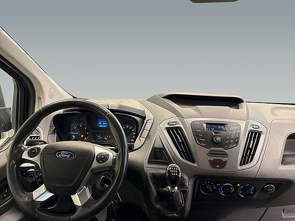 Ford Transit Custom 6 of 8