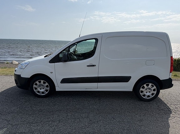Peugeot Partner 2 of 5