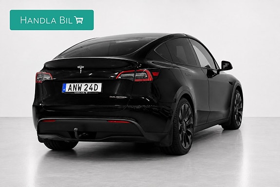 Tesla Model Y 5 of 5
