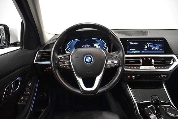 BMW 330e 2 of 20