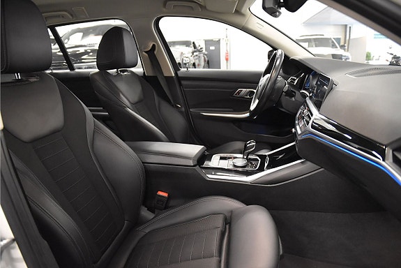 BMW 330e 12 of 20