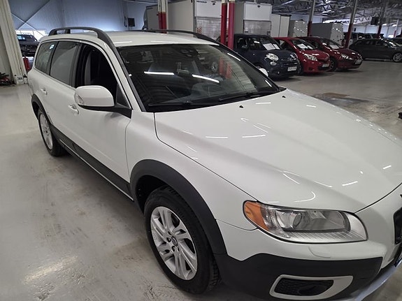 Volvo XC70 3 of 5