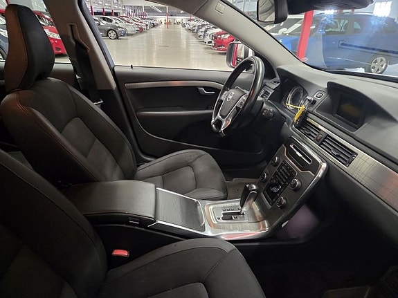 Volvo XC70 4 of 5