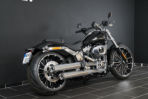 Harley-Davidson FXBR Breakout 117" 5 of 6