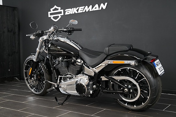 Harley-Davidson FXBR Breakout 117" 2 of 6