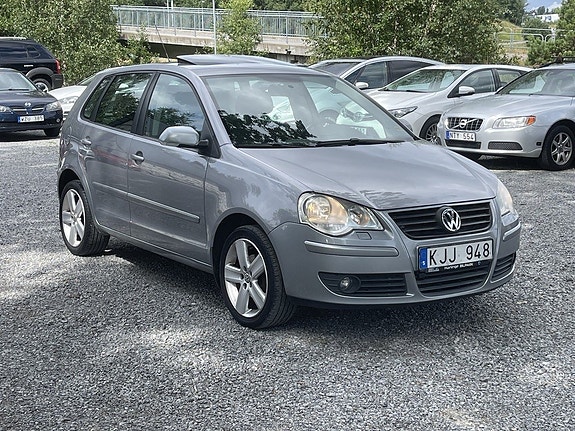 Volkswagen Polo 2 of 18