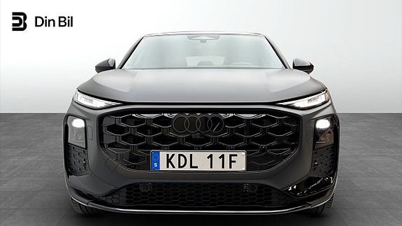 Audi Q3 4 of 5
