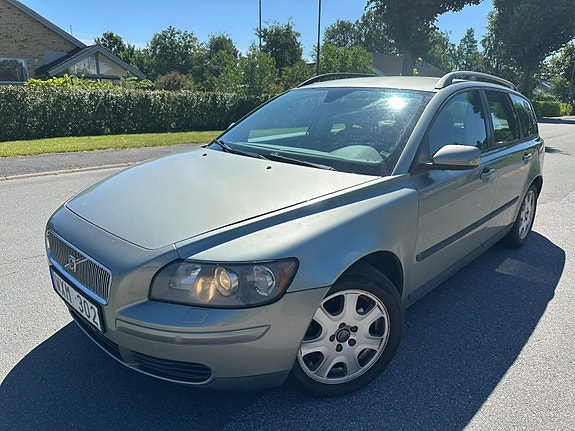 Volvo V50 2 of 5