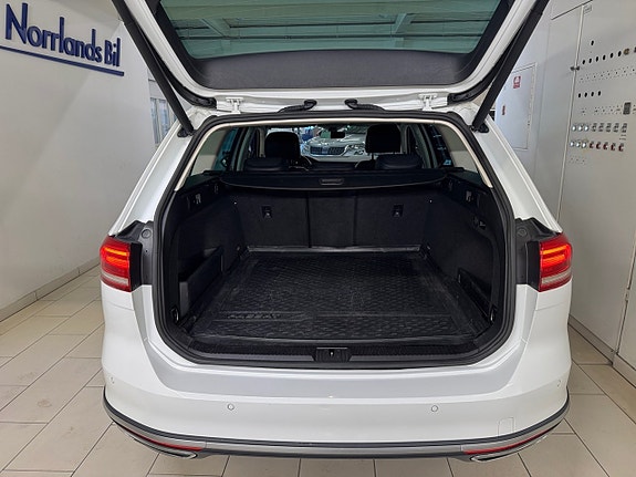 Volkswagen Passat Alltrack 7 of 7