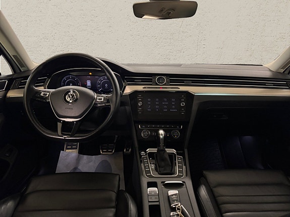 Volkswagen Passat Alltrack 4 of 7
