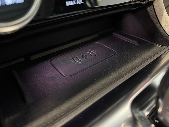 Jaguar F-PACE 15 of 16
