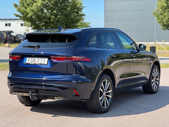 Jaguar F-PACE 5 of 16
