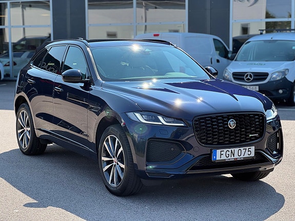 Jaguar F-PACE 4 of 16