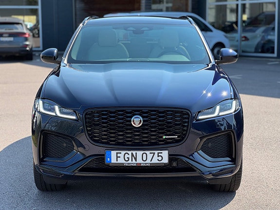 Jaguar F-PACE 3 of 16