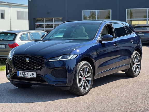 Jaguar F-PACE 2 of 16