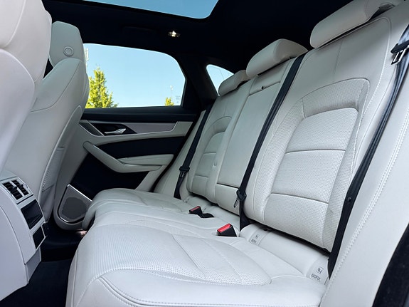 Jaguar F-PACE 10 of 16