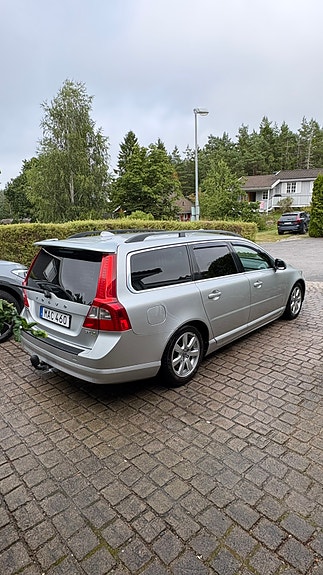 Volvo V70 3 of 14