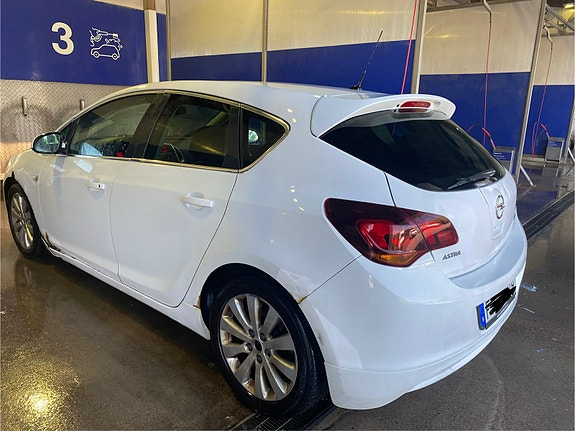 Opel Astra 2 of 6