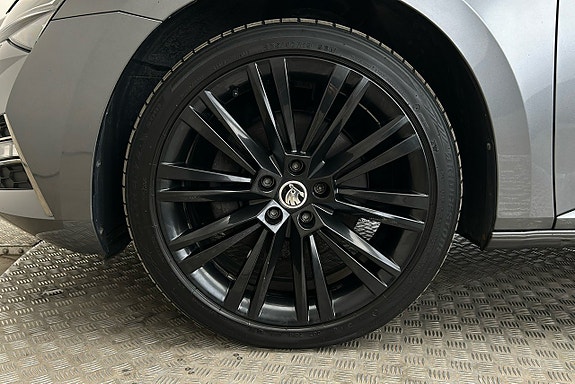 Skoda Superb 12 of 28