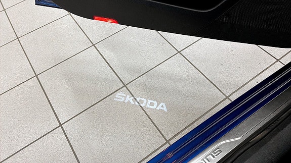 Skoda Superb 15 of 16