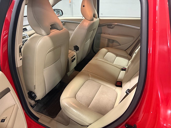 Volvo V70 7 of 13