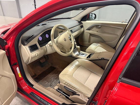 Volvo V70 6 of 13