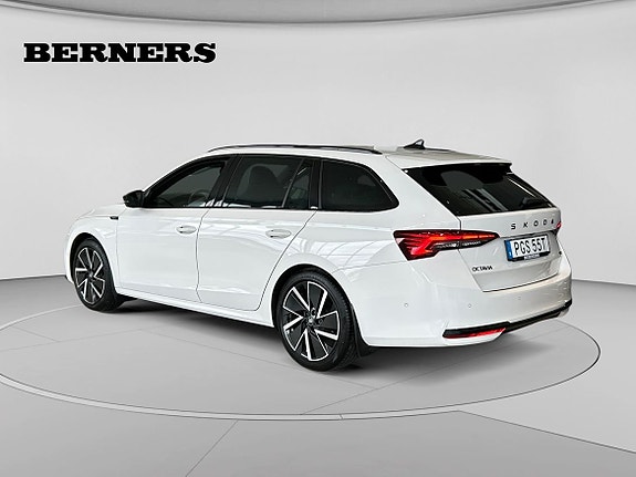 Skoda Octavia 3 of 5