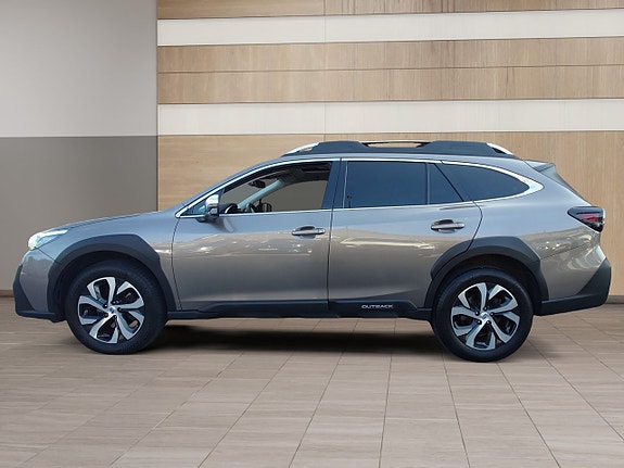 Subaru Outback 2 of 5