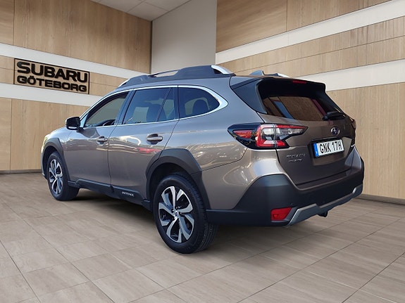 Subaru Outback 3 of 5