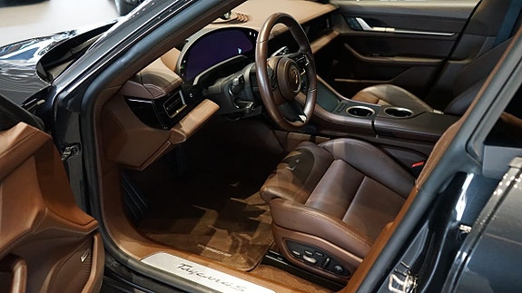 Porsche Taycan 4S 5 of 5